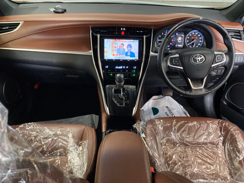 TOYOTA HARRIER