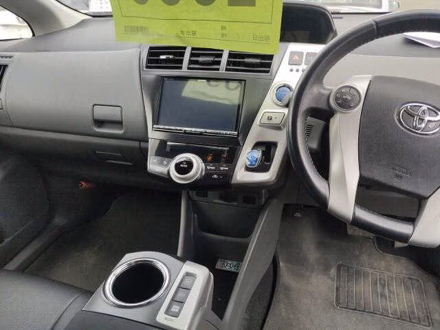 TOYOTA PRIUS ALPHA