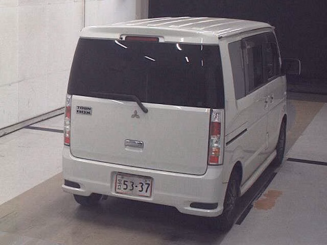 MITSUBISHI TOWN BOX