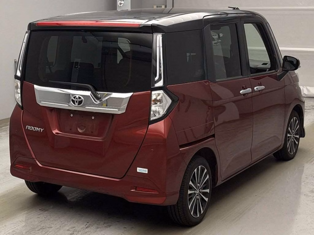 TOYOTA ROOMY
