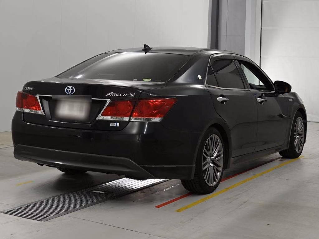 TOYOTA CROWN