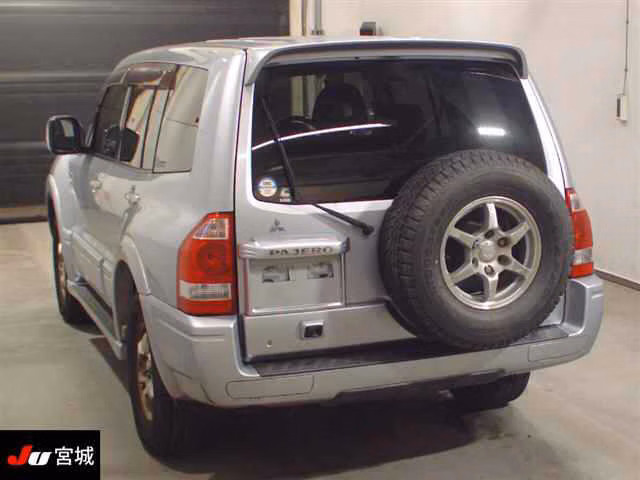 MITSUBISHI PAJERO