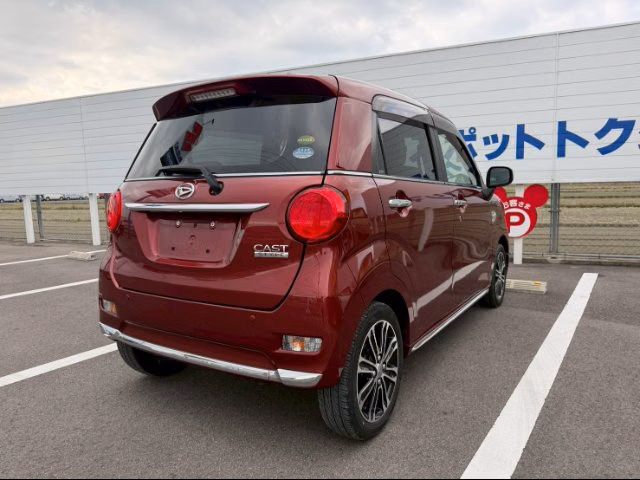 DAIHATSU CAST