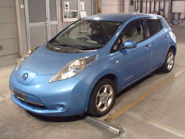 NISSAN LEAF