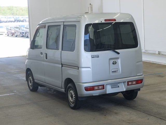 TOYOTA PIXIS VAN