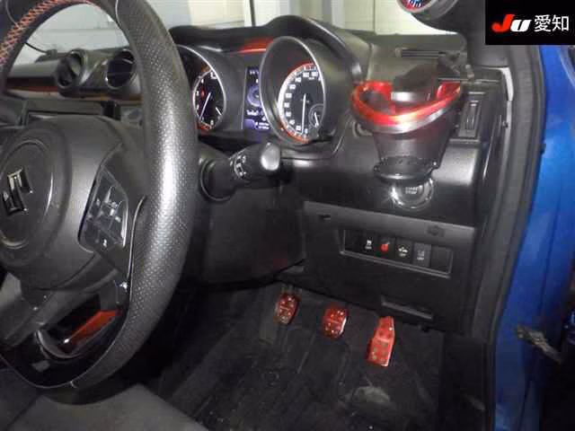 SUZUKI SWIFT