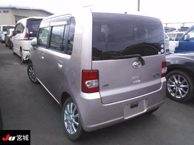 DAIHATSU MOVE CONTE