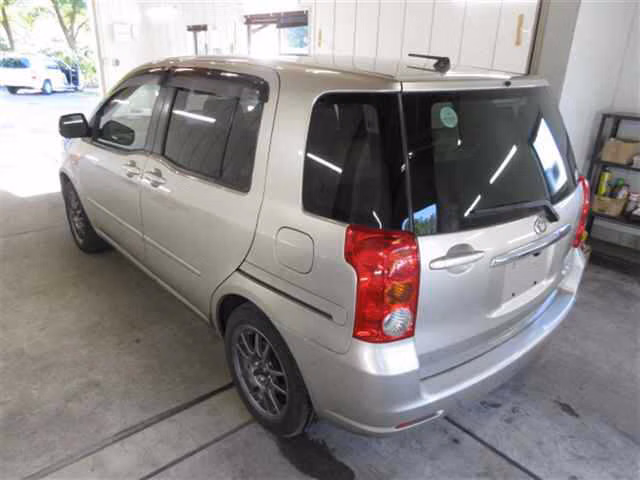 TOYOTA RAUM