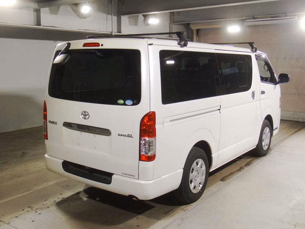 TOYOTA REGIUS ACE