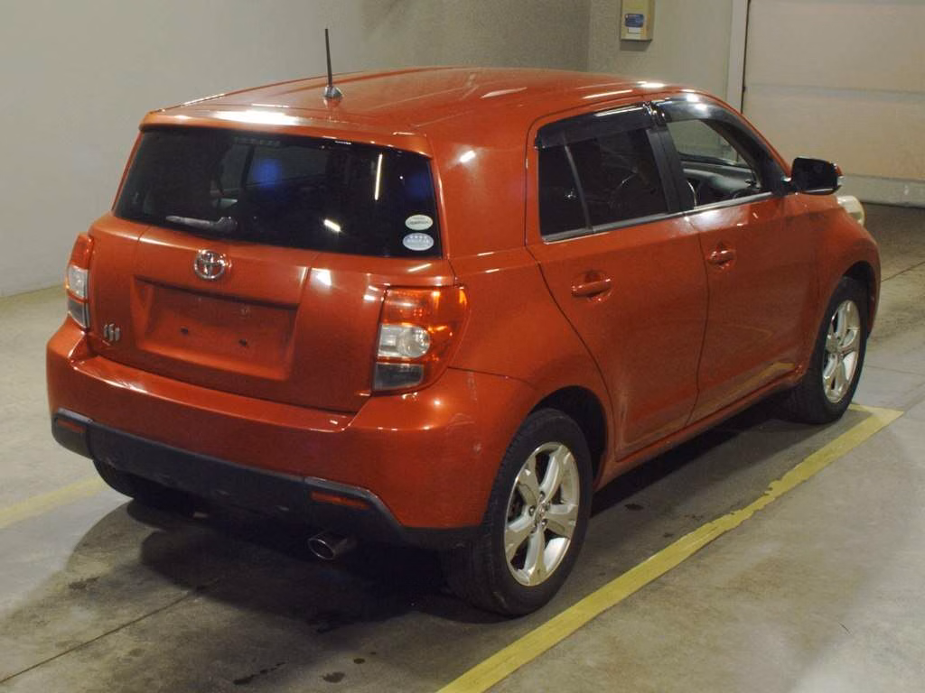 TOYOTA IST