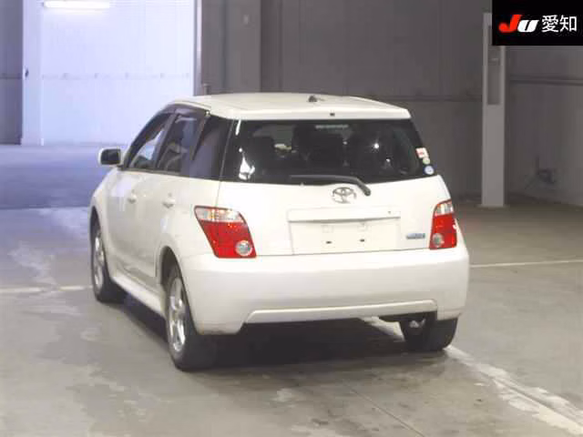 TOYOTA IST