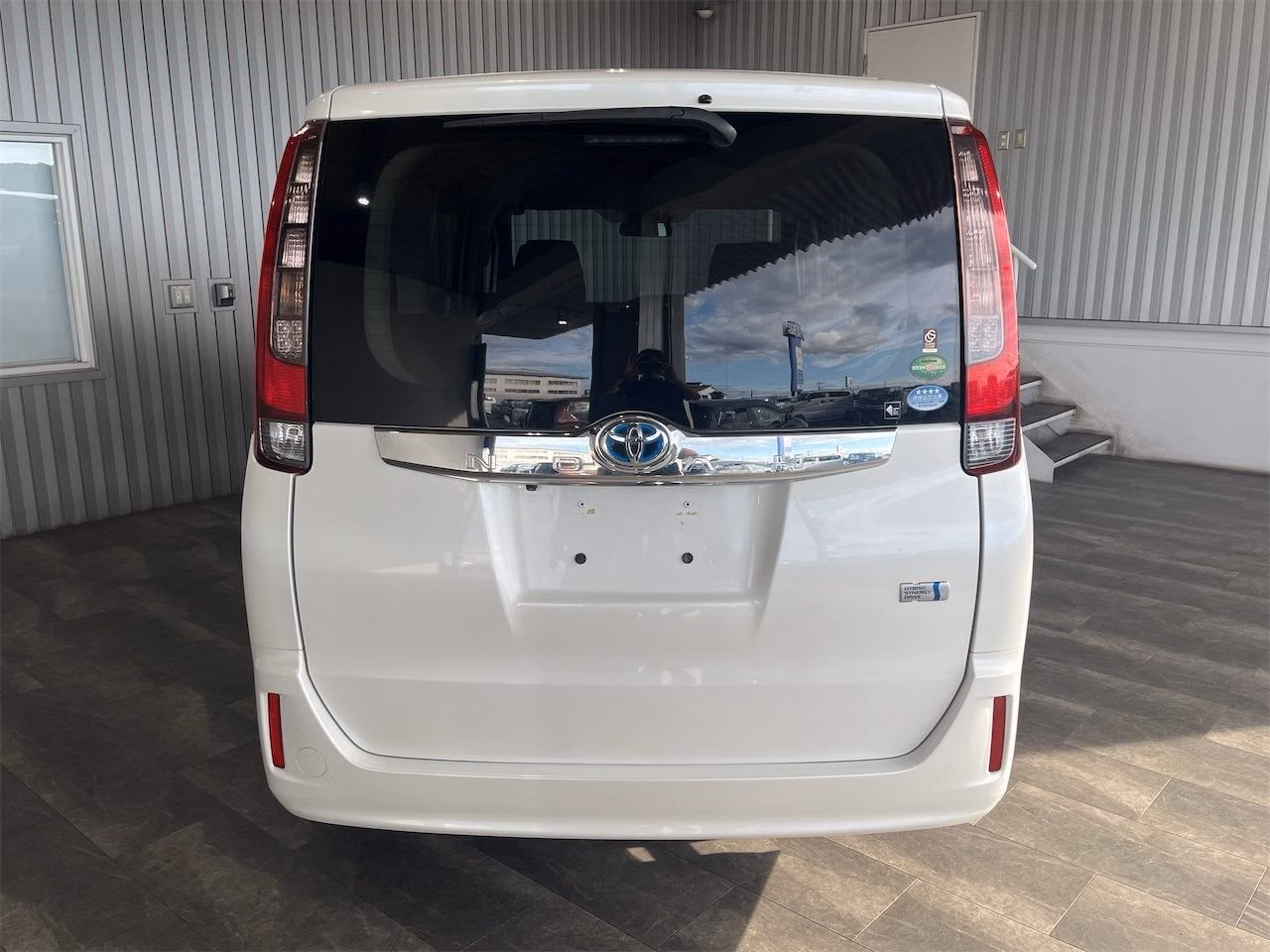 TOYOTA NOAH
