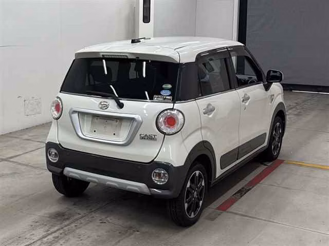 DAIHATSU CAST