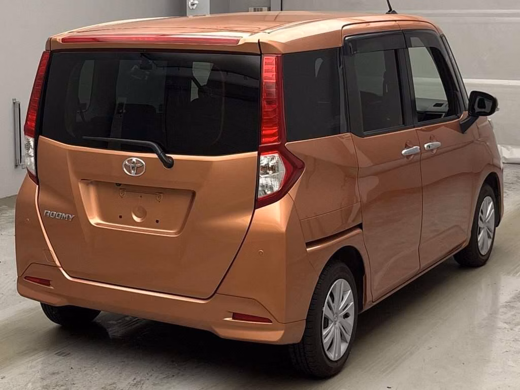 TOYOTA ROOMY