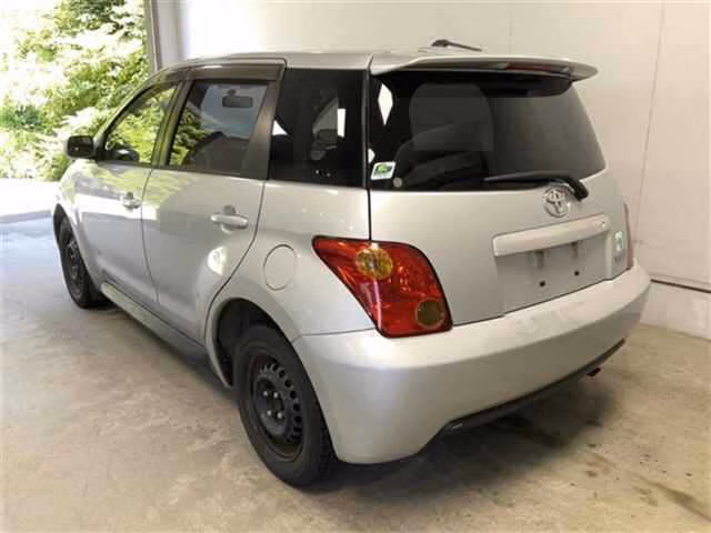 TOYOTA IST