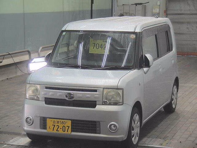 DAIHATSU MOVE CONTE