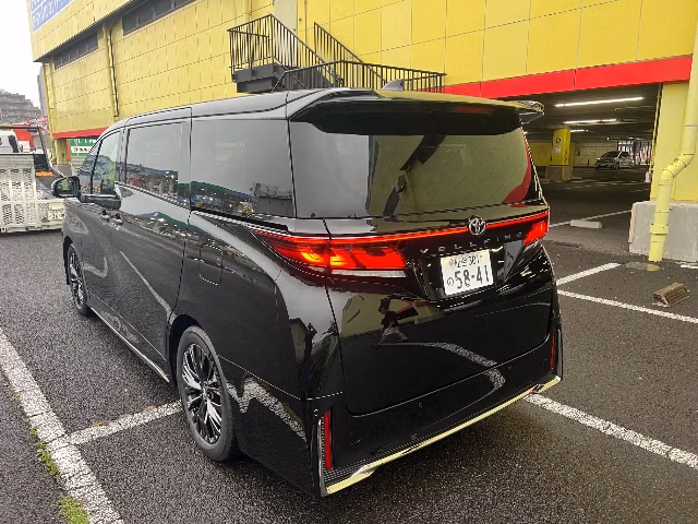 TOYOTA VELLFIRE