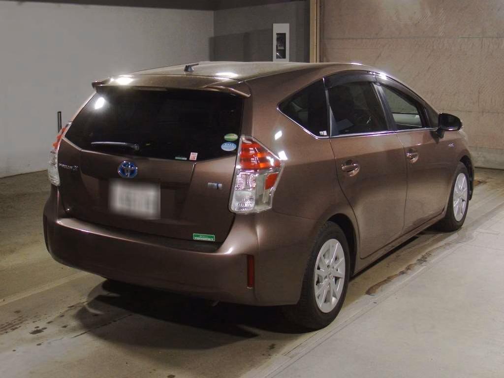 TOYOTA PRIUS ALPHA