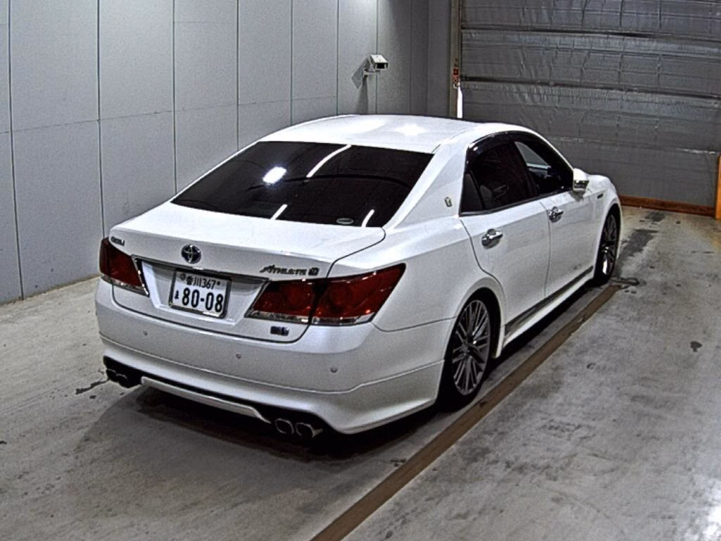 TOYOTA CROWN