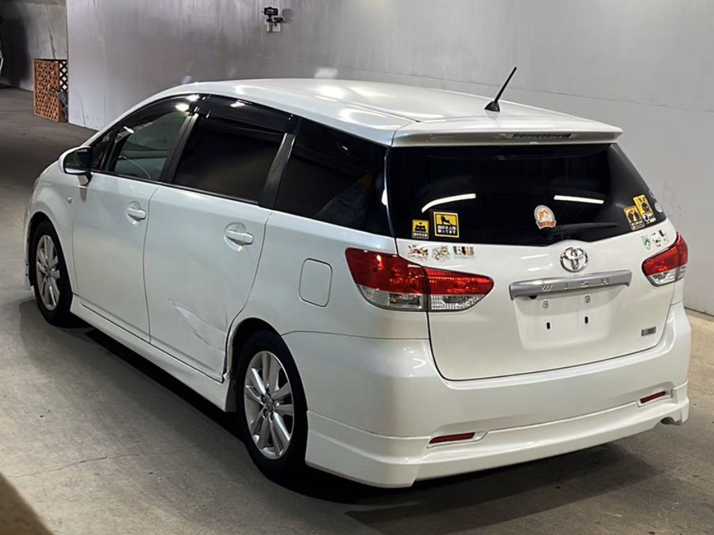 TOYOTA WISH