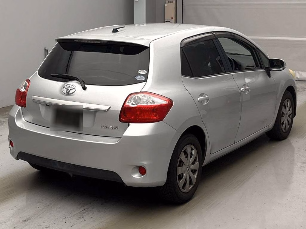 TOYOTA AURIS