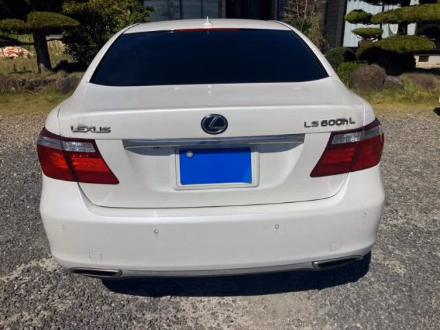 LEXUS LS600H