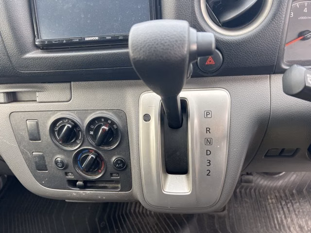 NISSAN NV350 CARAVAN