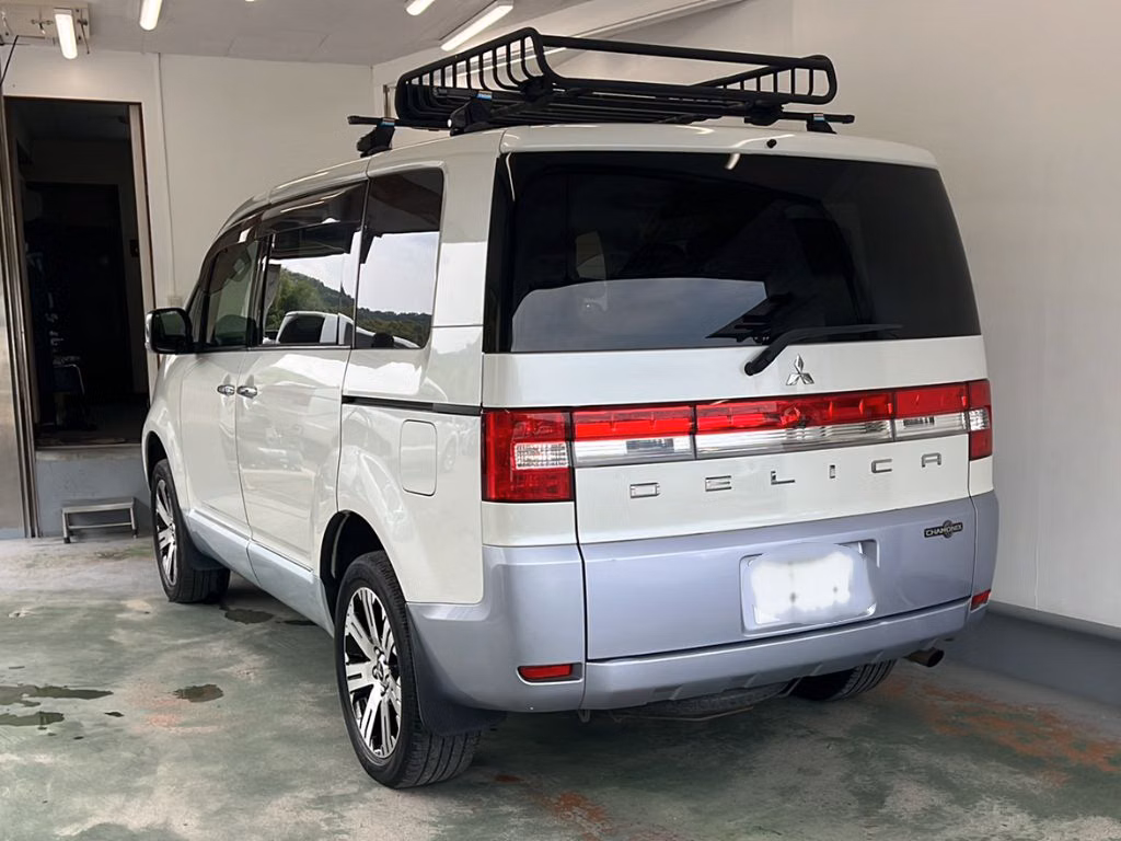 MITSUBISHI DELICA D:5