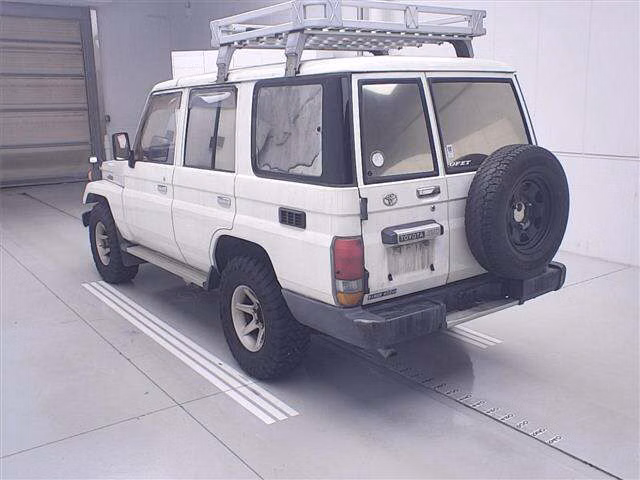 TOYOTA LAND CRUISER