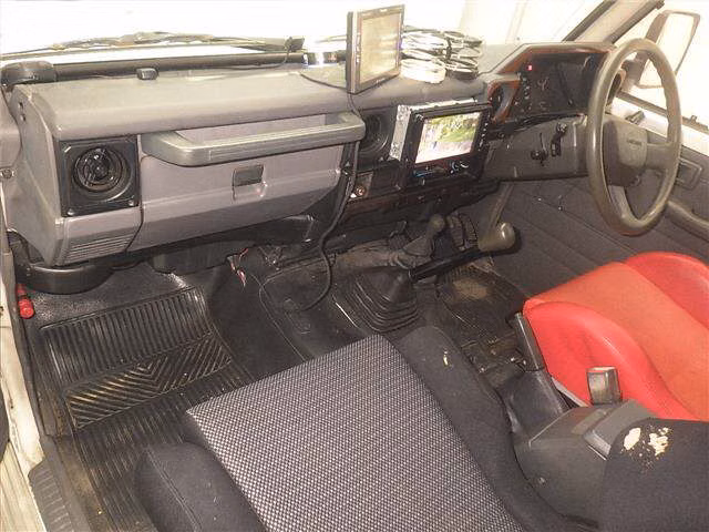 TOYOTA LAND CRUISER
