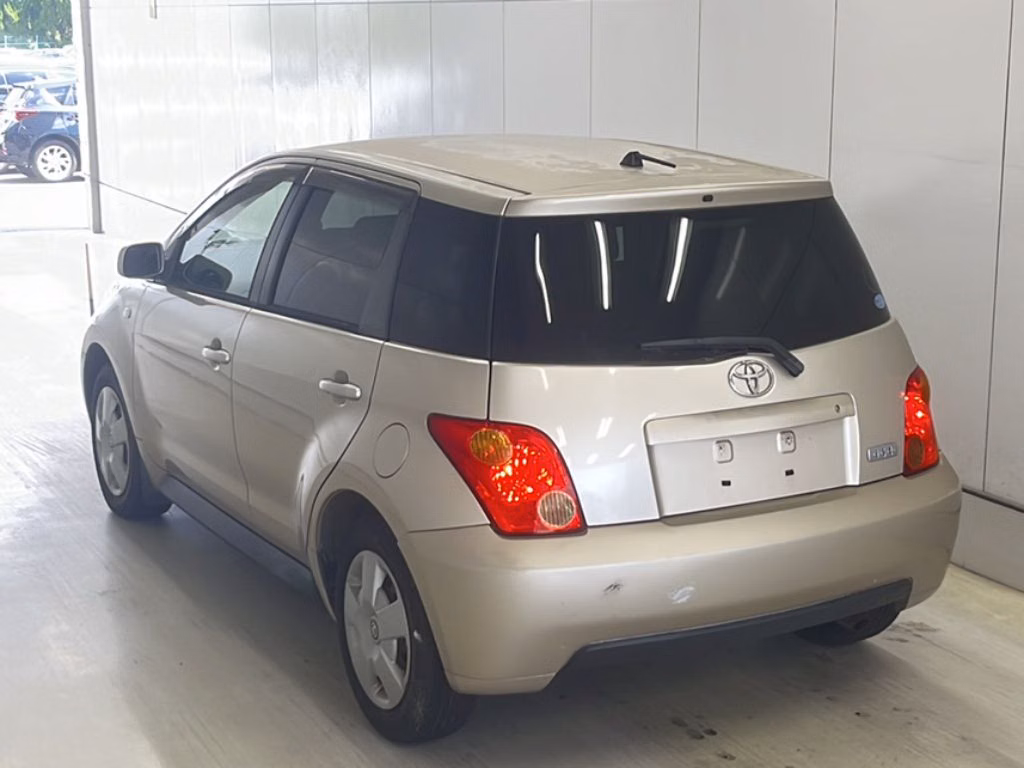 TOYOTA IST