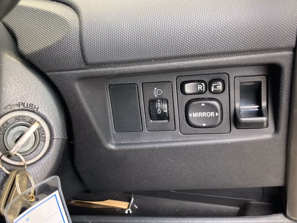 TOYOTA IST