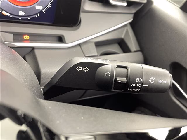 NISSAN AURA