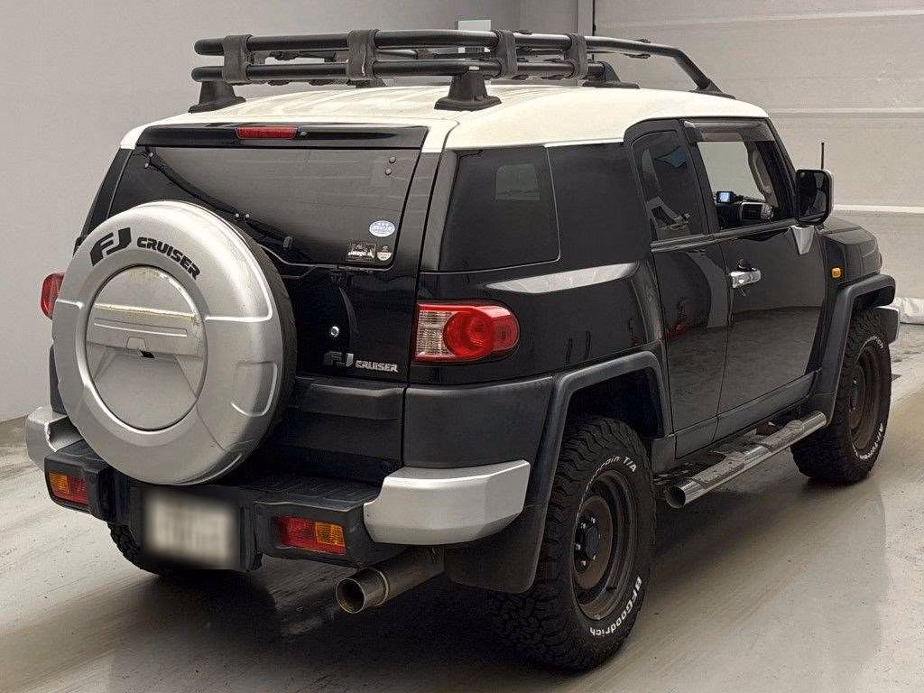 TOYOTA FJ CRUISER