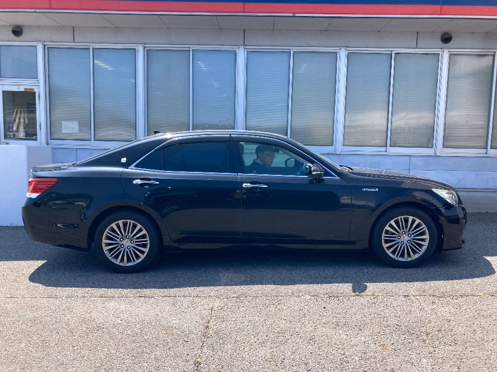 TOYOTA CROWN