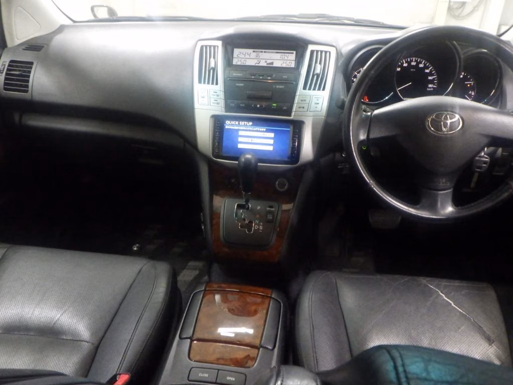 TOYOTA HARRIER