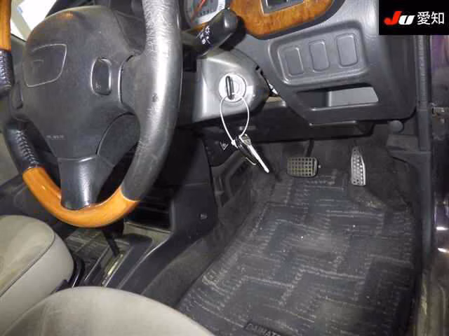 DAIHATSU MIRA GINO