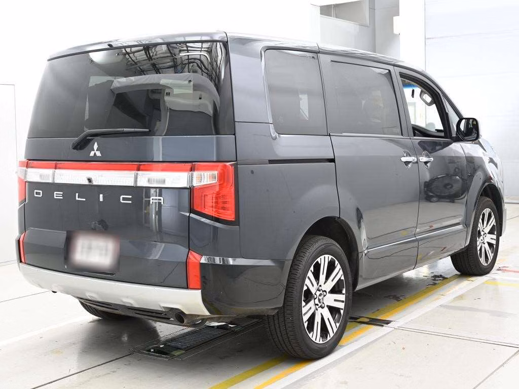 MITSUBISHI DELICA D:5
