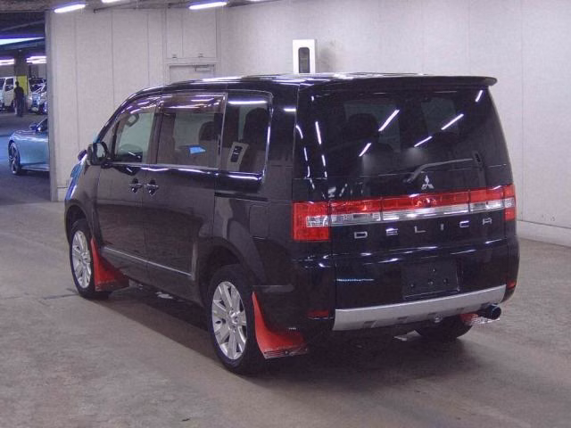 MITSUBISHI DELICA D:5