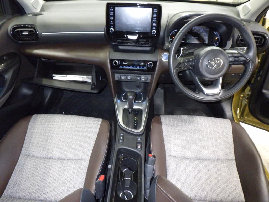TOYOTA YARIS CROSS