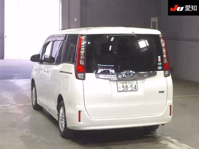 TOYOTA NOAH