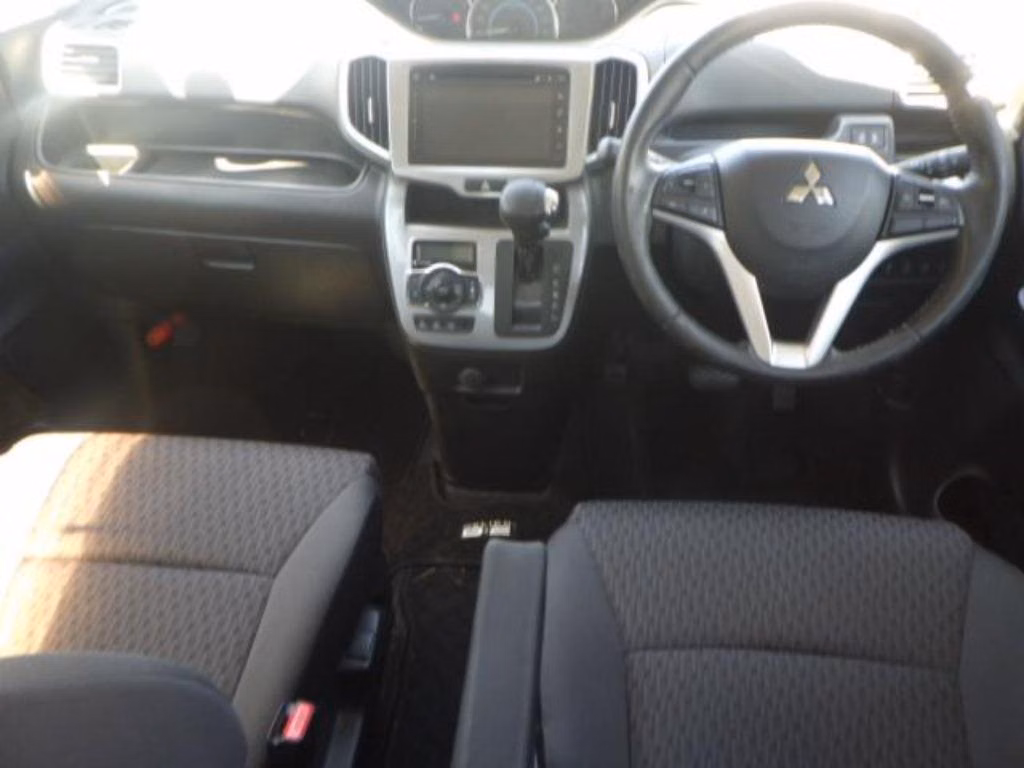 MITSUBISHI DELICA D:2