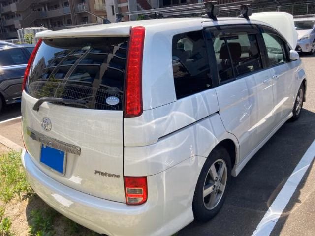 TOYOTA ISIS