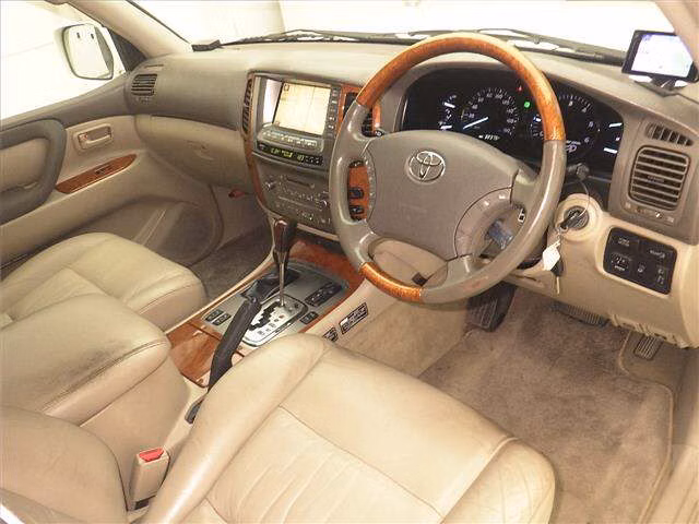 TOYOTA LAND CRUISER
