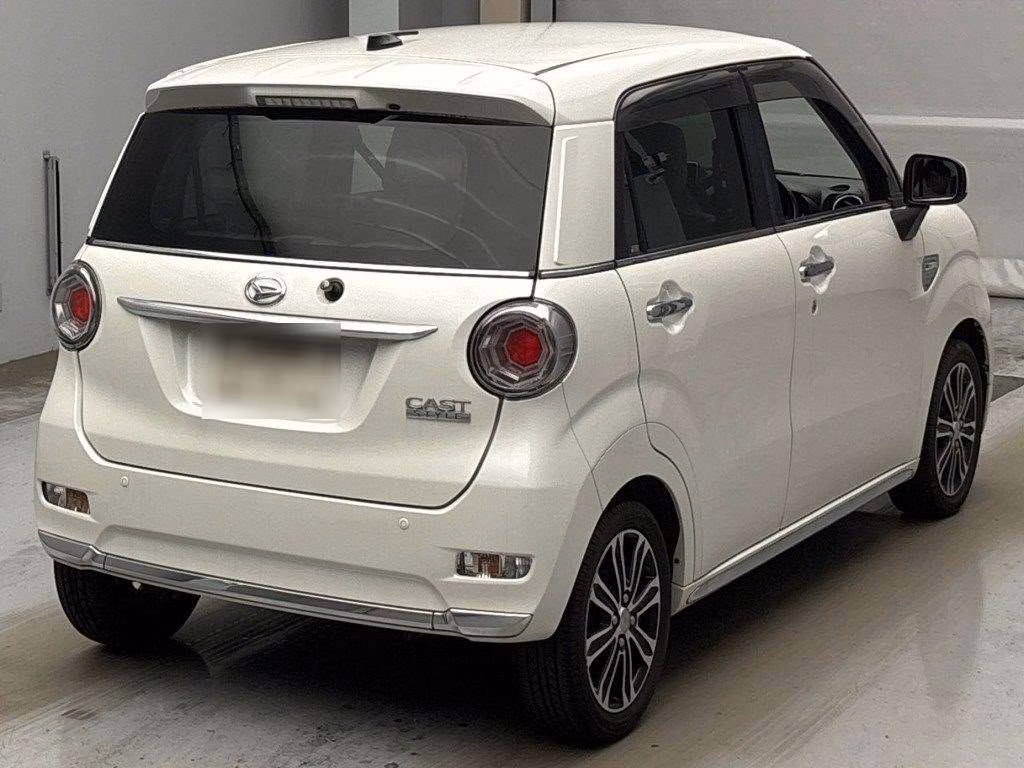 DAIHATSU CAST