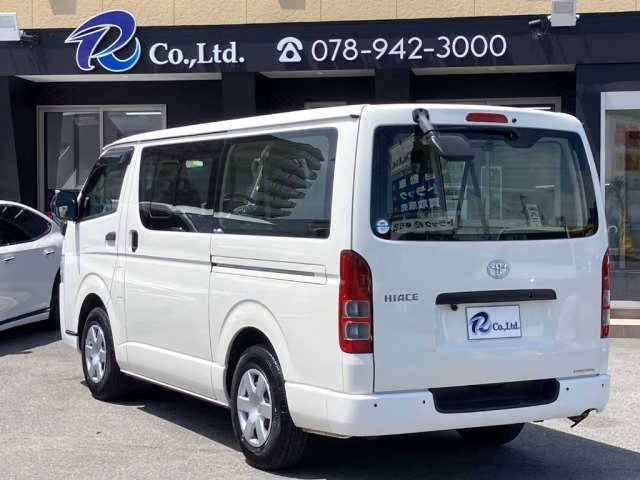 TOYOTA REGIUS ACE