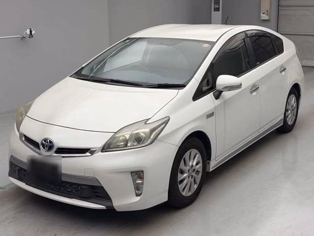 TOYOTA PRIUS PHV