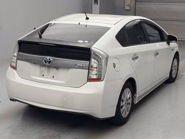 TOYOTA PRIUS PHV