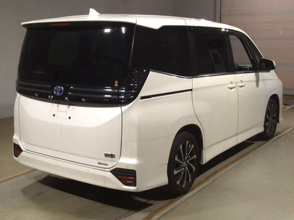 TOYOTA VOXY