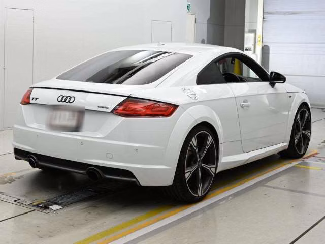 AUDI TT